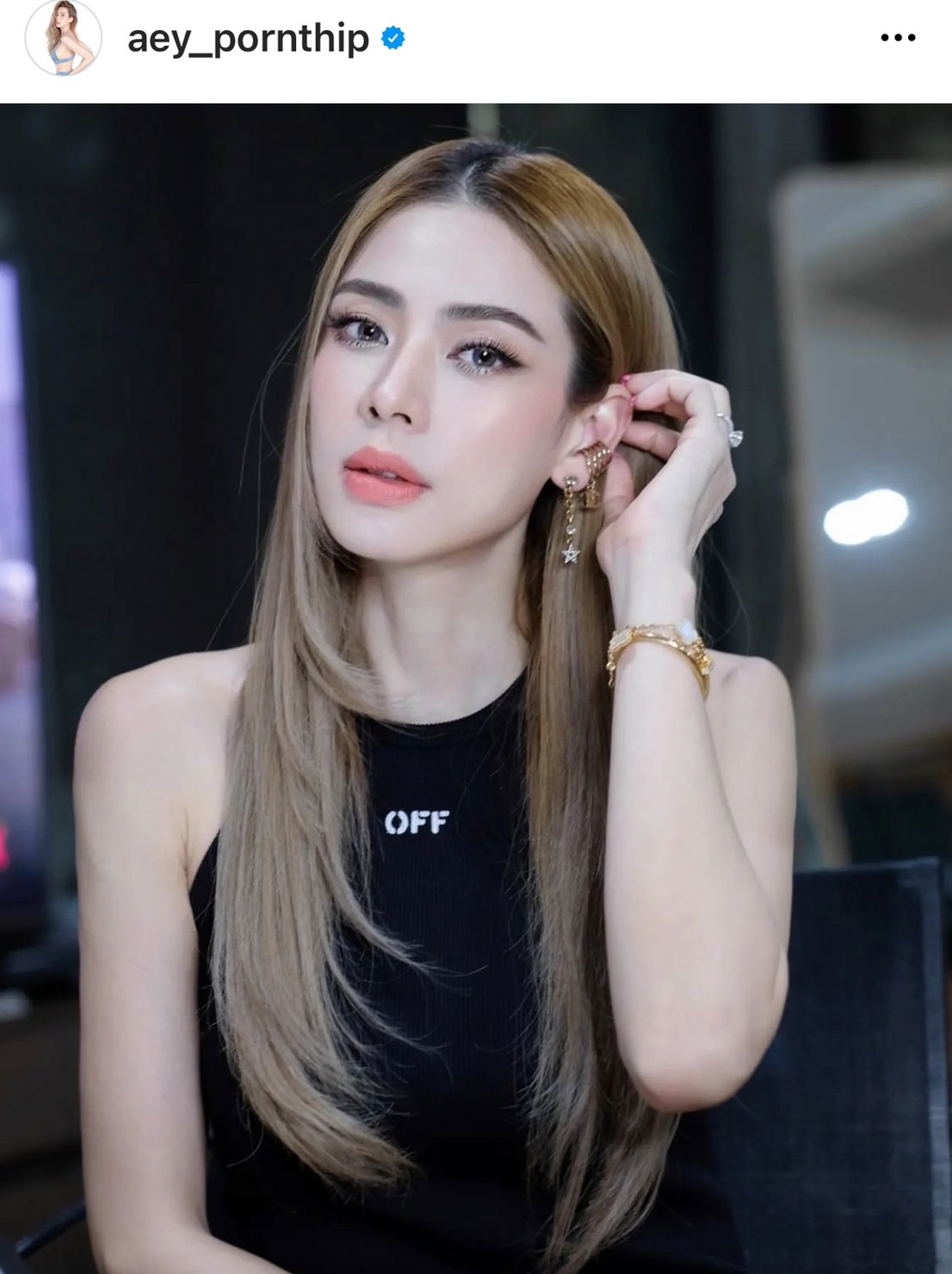เอ๋ กรี๊ดลั่นบ้าน ป๋อ ให้เช็คเงินสดเป็นของขวัญครบรอบวันแต่งงาน เอ๋ กรี๊ดลั่นบ้าน ป๋อ ให้เช็คเงินสดเป็นของขวัญครบรอบวันแต่งงาน