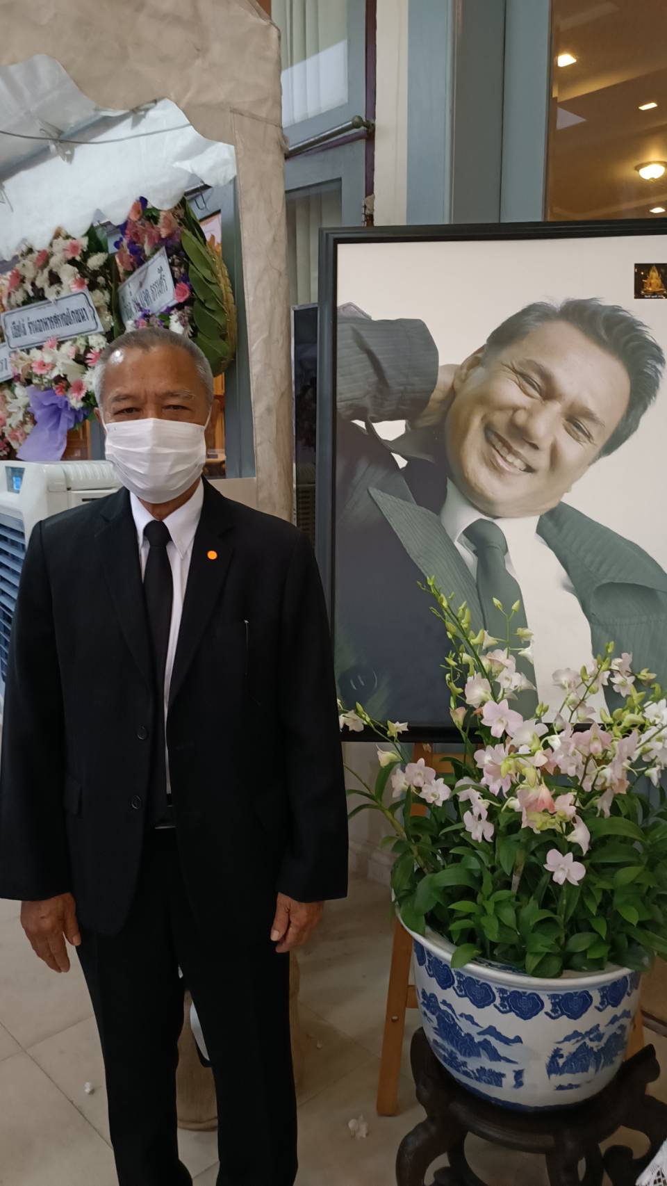พ่อรอง เค้ามูลคดี ร่วมงานสวดอภิธรรม สรพงศ์ ชาตรี ในคืนที่3
