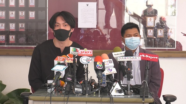 ศาลสั่งจำคุก “ดีเจมะตูม” 2 เดือน ปรับ 2 หมื่น (มีคลิป) ศาลสั่งจำคุก “ดีเจมะตูม” 2 เดือน ปรับ 2 หมื่น (มีคลิป)