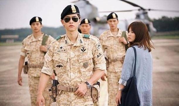 จากคู่จิ้นสู่คู่จริง!! พาเหรดคนดังเกาหลีพาฟินจากในสู่นอกจอ