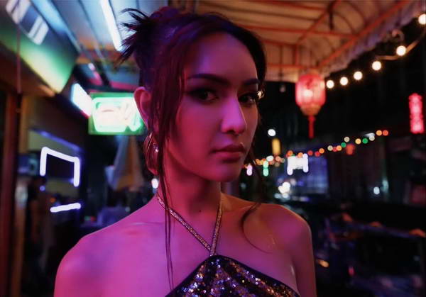 หมอบรูซ คชิสรา ใจฟู! เผยวินาทีได้พูดคุย ลิซ่า ในกองถ่ายเพลง ROCKSTAR