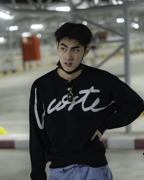 วัยรุ่นเซ็ง! “เจ เจตริน” พาก๊วนลูกชายสุดหล่อเล่น “Surf Skate” แต่กลับเกิดดราม่าที่ตักเตือนบางคนไม่เข้าใจกฎกติกา วัยรุ่นเซ็ง! “เจ เจตริน” พาก๊วนลูกชายสุดหล่อเล่น “Surf Skate” แต่กลับเกิดดราม่าที่ตักเตือนบางคนไม่เข้าใจกฎกติกา