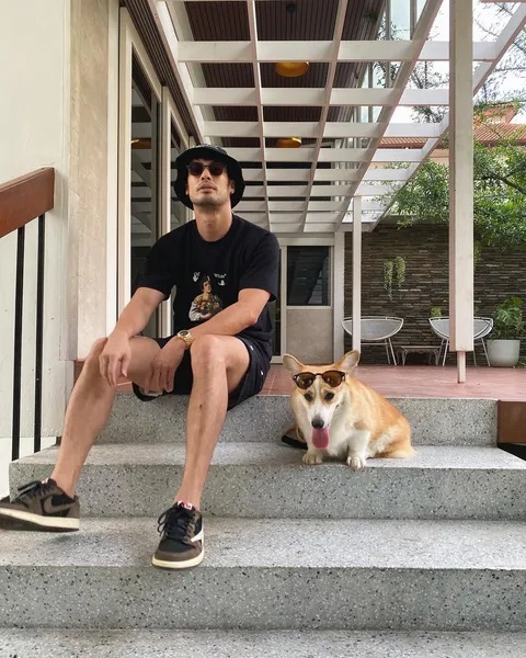 บอย ปกรณ์ พร้อมเกาะขอบสนาม ฟุตบอลศึกแดงเดือดในไทย (มีคลิป)   