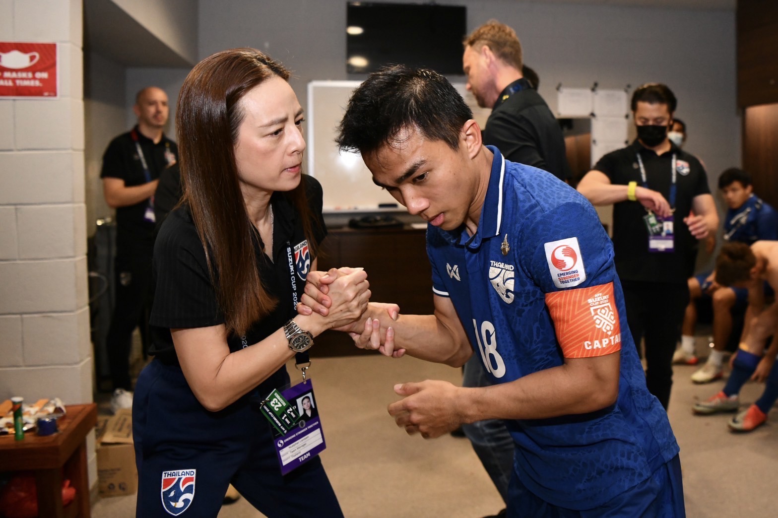 รวมภาพ 'มาดามแป้ง' กับทบาท 'ผจก.ทีมชาติไทย' นัดเอาชนะเวียดนาม 2-0 รวมภาพ 'มาดามแป้ง' กับทบาท 'ผจก.ทีมชาติไทย' นัดเอาชนะเวียดนาม 2-0