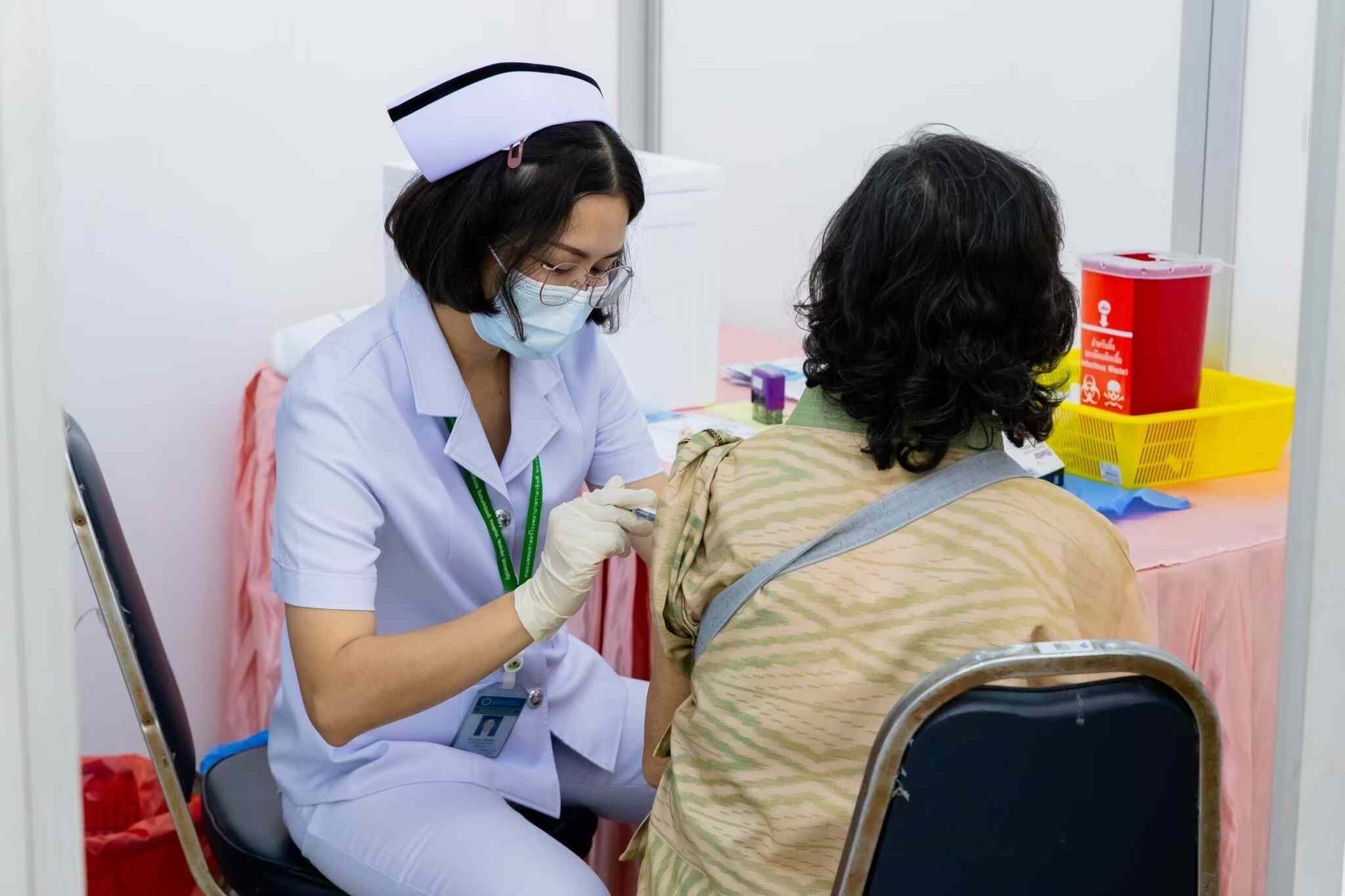 กรมบัญชีกลางยกระดับการป้องกันผู้สูงวัยด้วยวัคซีนไข้หวัดใหญ่ขนาดสูง กรมบัญชีกลางยกระดับการป้องกันผู้สูงวัยด้วยวัคซีนไข้หวัดใหญ่ขนาดสูง