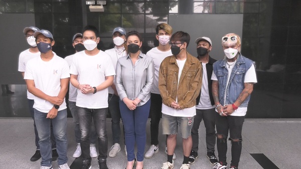 ศิลปินค่ายข้าวสาร มอบเงินคอนเสิร์ตออนไลน์ให้ องค์กรทำดีช่วยโควิด 19 ศิลปินค่ายข้าวสาร มอบเงินคอนเสิร์ตออนไลน์ให้ องค์กรทำดีช่วยโควิด 19