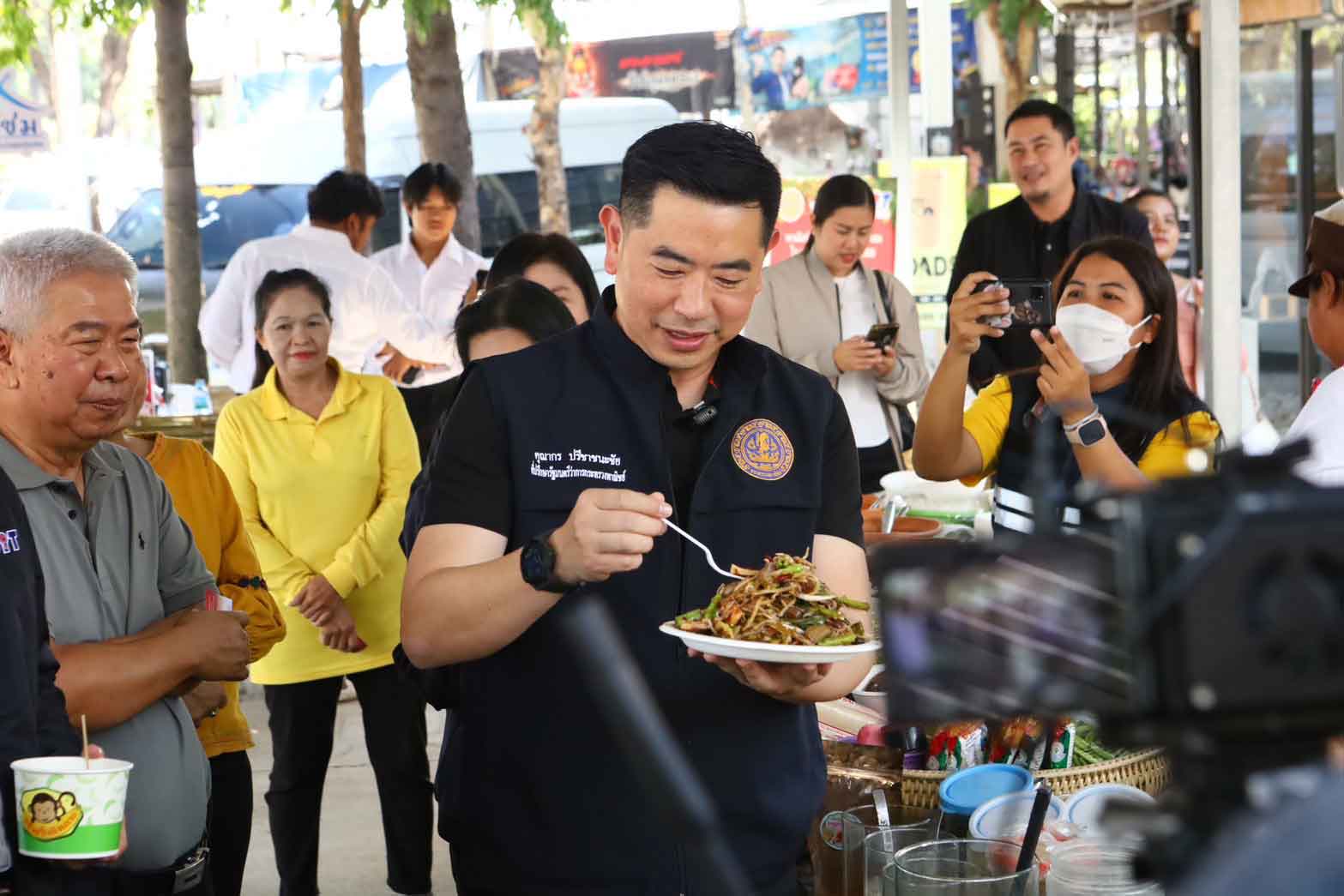 ปีใหม่ 2568 ชวนมาเที่ยวชม ชิม ช้อปสินค้าที่ “ตลาดต้อง ชม” ทั่วประเทศ ปีใหม่ 2568 ชวนมาเที่ยวชม ชิม ช้อปสินค้าที่ “ตลาดต้อง ชม” ทั่วประเทศ