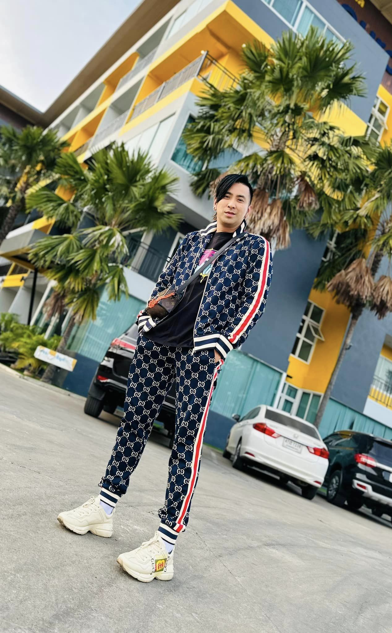 ชาวเน็ตจวกยับ บอล เชิญยิ้ม เล่นมุกไม่เหมาะสมกับแขกรับเชิญผู้หญิง ชาวเน็ตจวกยับ บอล เชิญยิ้ม เล่นมุกไม่เหมาะสมกับแขกรับเชิญผู้หญิง