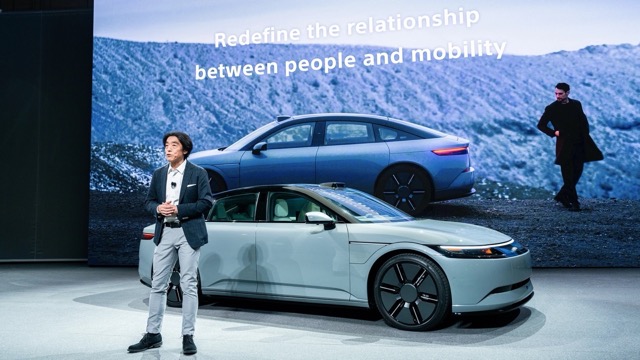 Sony และ Honda โชว์ขับรถ AFEELA ด้วยคอนโทรลเลอร์ PS5 บนเวทีงาน CES 2024 Sony และ Honda โชว์ขับรถ AFEELA ด้วยคอนโทรลเลอร์ PS5 บนเวทีงาน CES 2024