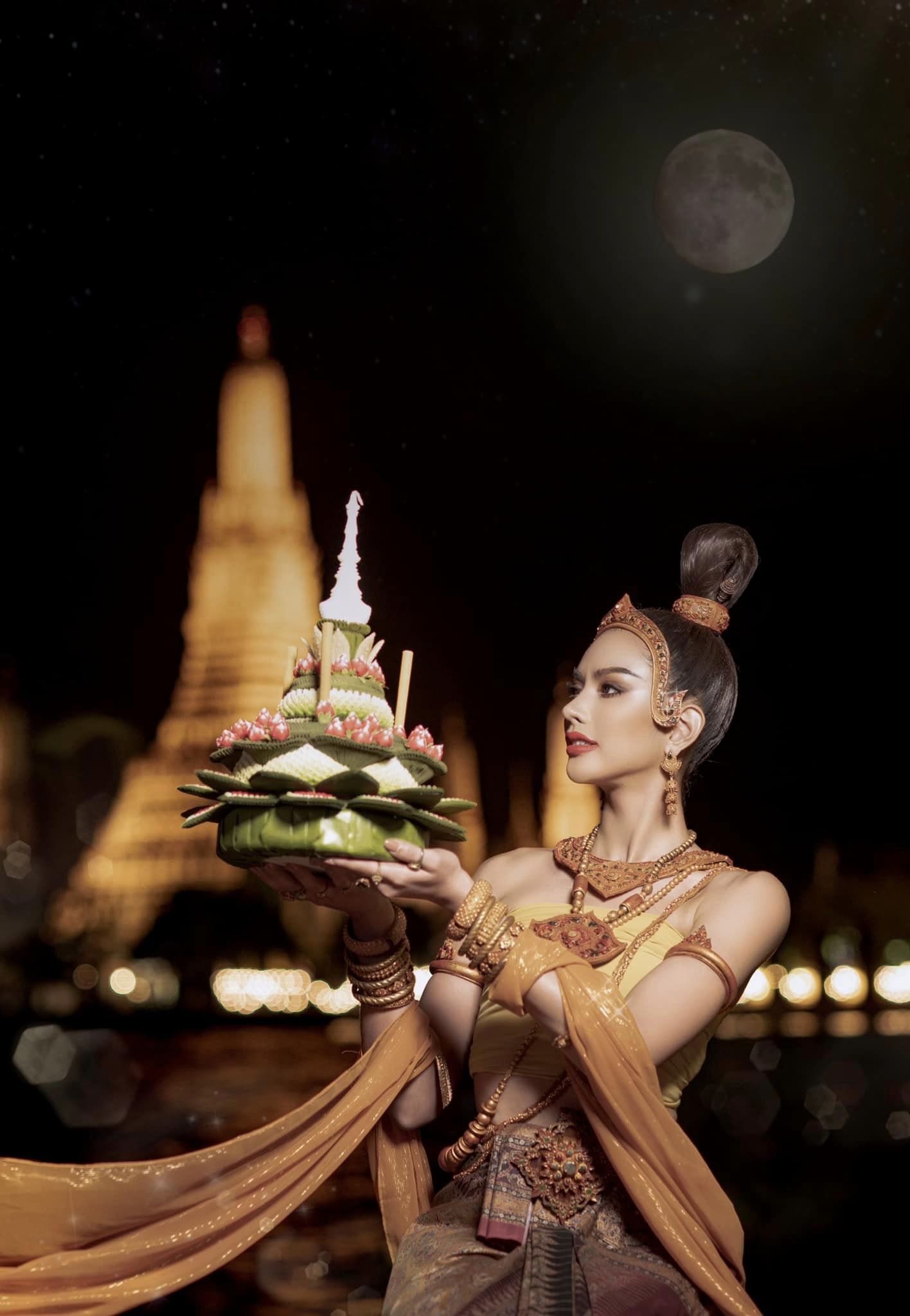 แอนนา เสือ แปลงโฉมเป็นนางนพมาศ ต้อนรับเทศกาลวันลอยกระทง แอนนา เสือ แปลงโฉมเป็นนางนพมาศ ต้อนรับเทศกาลวันลอยกระทง