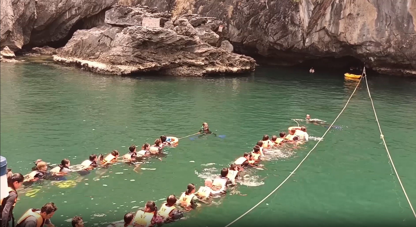 นักท่องเที่ยวแห่ชมความงาม เกาะกระดาน อันดับ 1 ชายหาดที่ดีที่สุดในโลก 