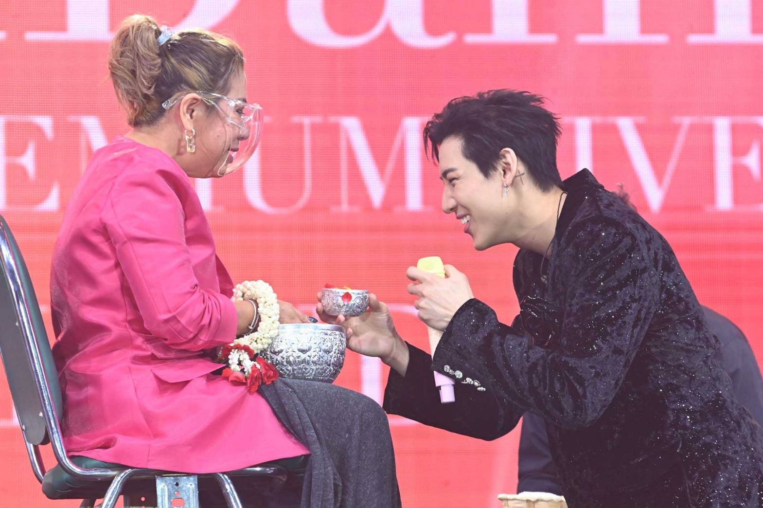 ชมภาพแฟนมีตติ้ง แบมแบม สร้างความทรงจำ สาดความสุข 3 วันเต็ม ชมภาพแฟนมีตติ้ง แบมแบม สร้างความทรงจำ สาดความสุข 3 วันเต็ม