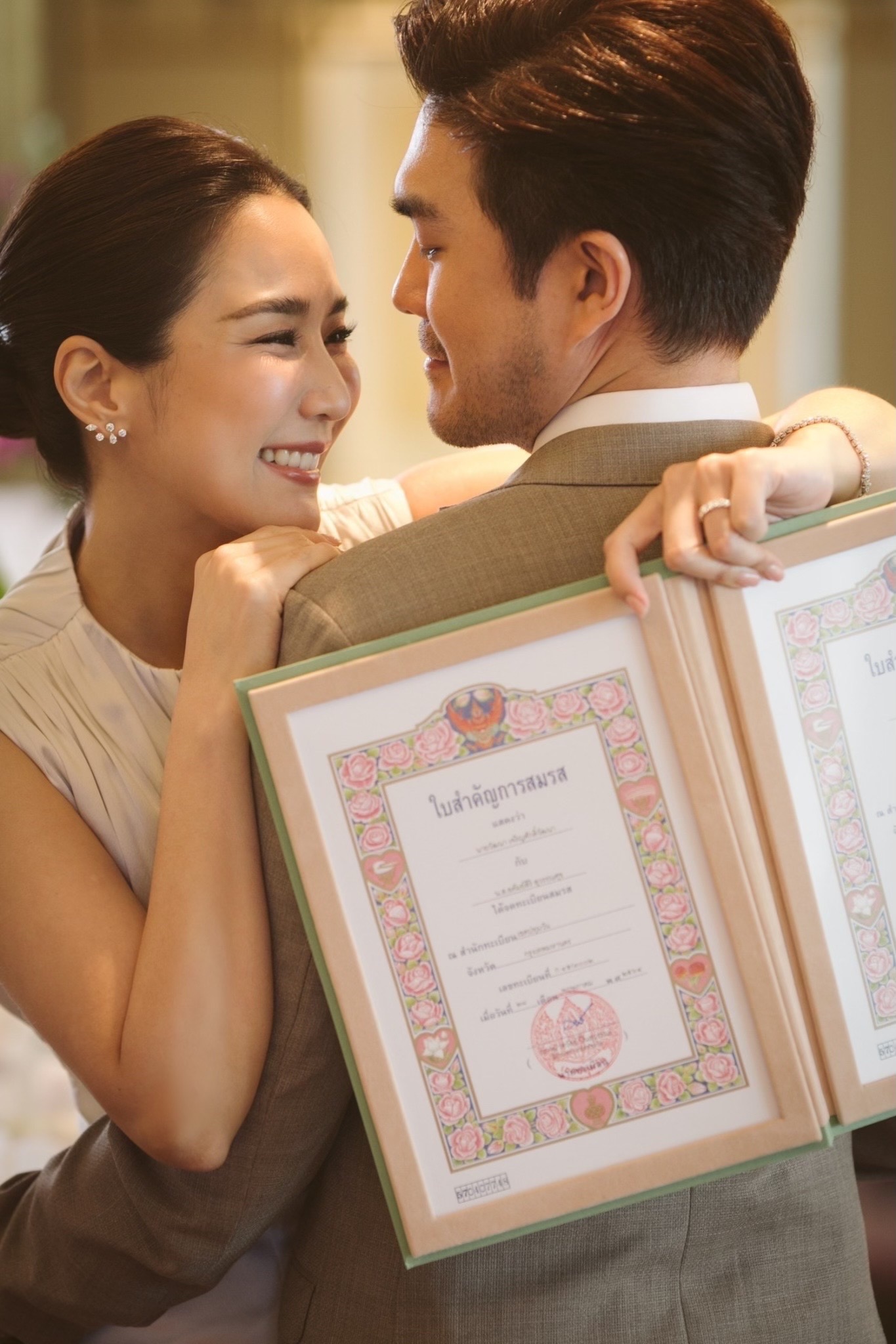 จั๊กจั่น-เค เผยฤกษ์วิวาห์สุดหวาน 10 ธ.ค. นี้!! จั๊กจั่น-เค เผยฤกษ์วิวาห์สุดหวาน 10 ธ.ค. นี้!!