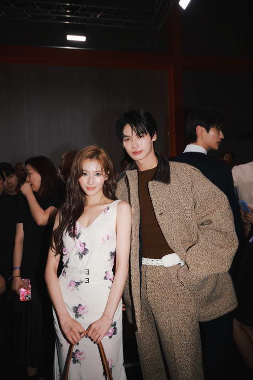 วิน-นานิ-เจมีไนน์-โฟร์ท บินลัดฟ้าชมงานแฟชั่นระดับโลก Milan Fashion Week วิน-นานิ-เจมีไนน์-โฟร์ท บินลัดฟ้าชมงานแฟชั่นระดับโลก Milan Fashion Week
