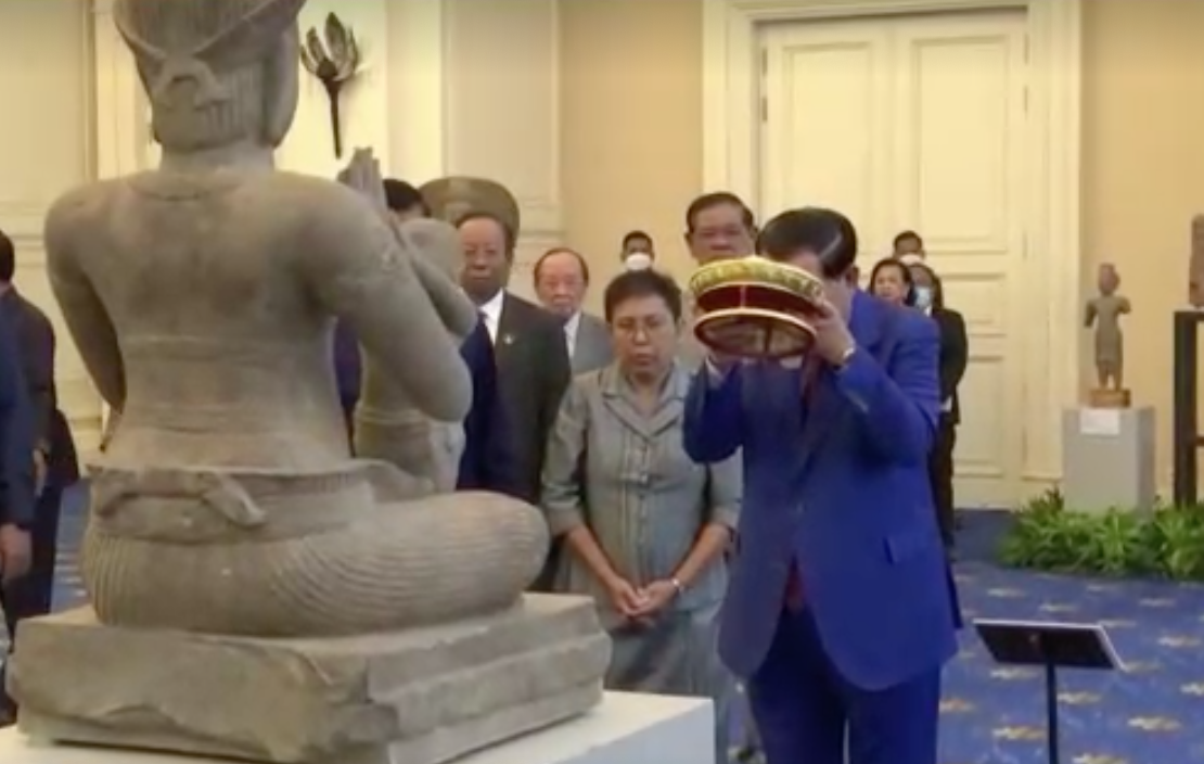 กัมพูชาเฉลิมฉลองได้ ‘วัตถุโบราณนครวัด’ กลับคืนประเทศ
