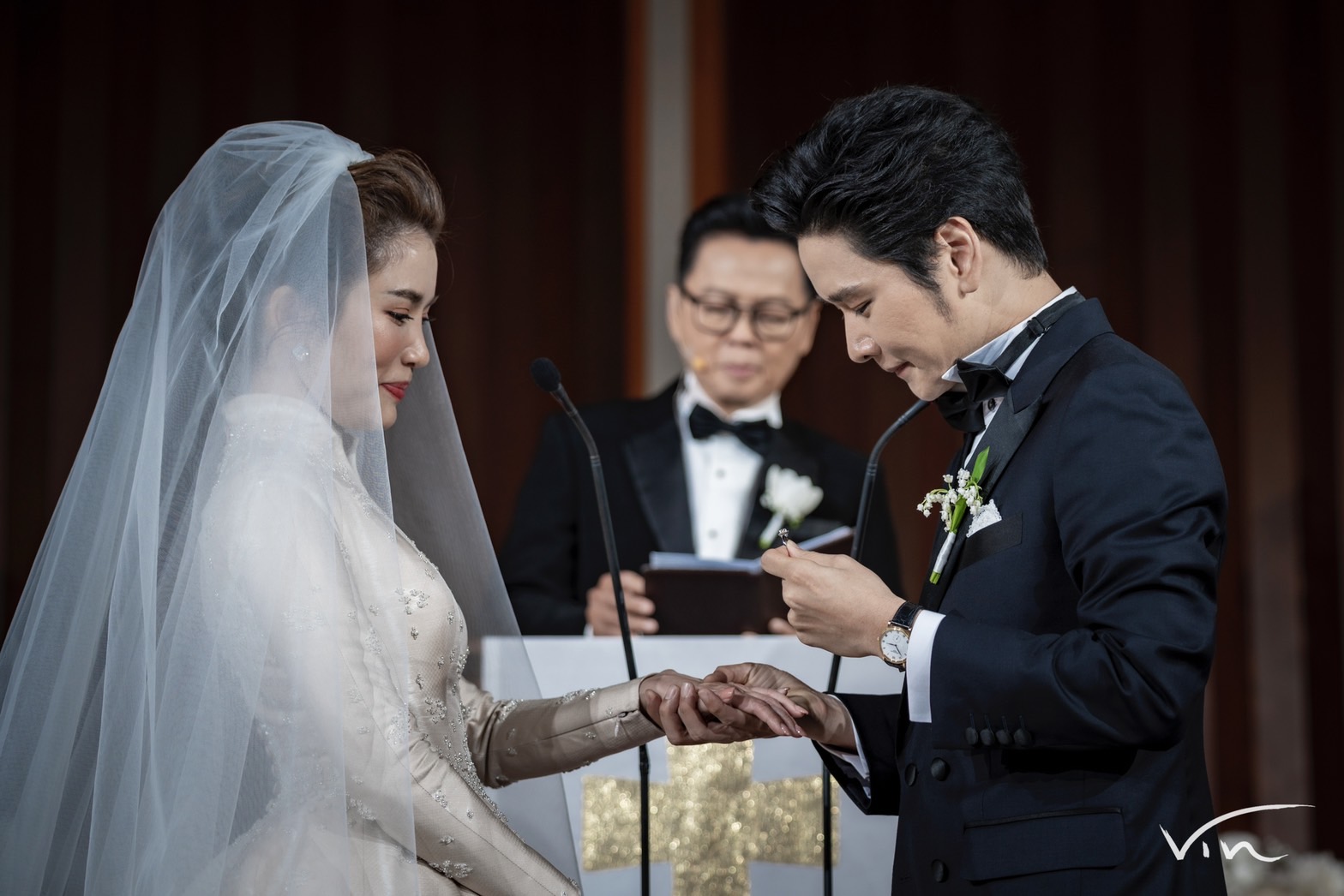 ประมวลภาพแห่งความสุข เปิดใจบ่าวสาว โต๋-ไบรท์ เผย 10 ปี เป็นการเดินทางที่ไม่ง่าย ประมวลภาพแห่งความสุข เปิดใจบ่าวสาว โต๋-ไบรท์ เผย 10 ปี เป็นการเดินทางที่ไม่ง่าย