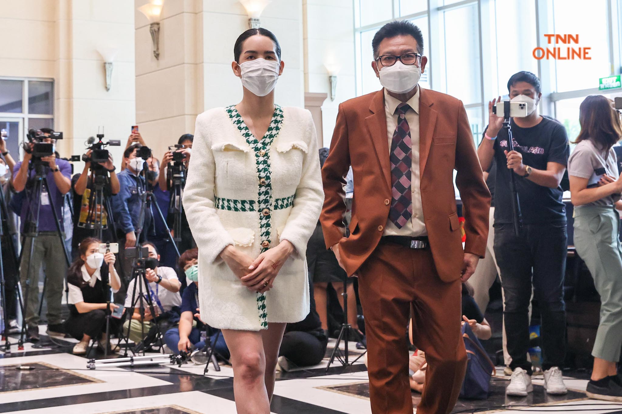 “นารา เครปกะเทย” ร้อง ก.ยุติธรรม ช่วยไกล่เกลี่ยลูกค้ากล่องสุ่ม ยืนยันพร้อมใช้หนี้ทุกคน แต่ขอเวลาหาเงิน