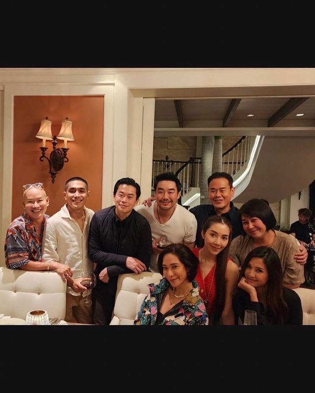 ชาวเน็ตซูมตาแตก แอบลุ้นใครคู่ใคร ยังไงดี ชาวเน็ตซูมตาแตก แอบลุ้นใครคู่ใคร ยังไงดี