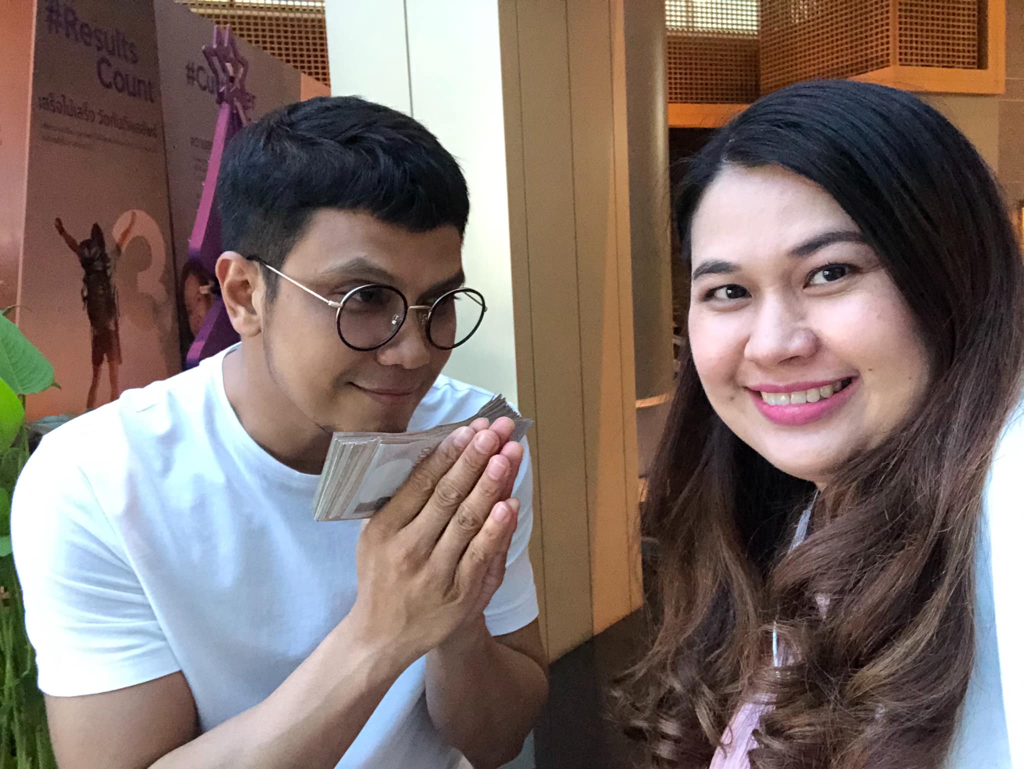 ย้อนรักหวานนาน 27 ปี ของ หนุ่ม กะลา - จูน เพ็ญชุลี ย้อนรักหวานนาน 27 ปี ของ หนุ่ม กะลา - จูน เพ็ญชุลี