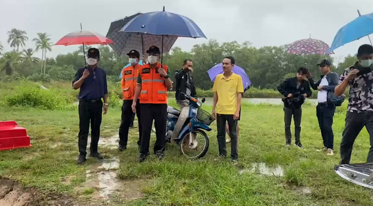 เปิดภาพน้ำป่าทะลัก อ.กาญจนดิษฐ์ ท่วมบ้านเรือน 250 หลัง เปิดภาพน้ำป่าทะลัก อ.กาญจนดิษฐ์ ท่วมบ้านเรือน 250 หลัง