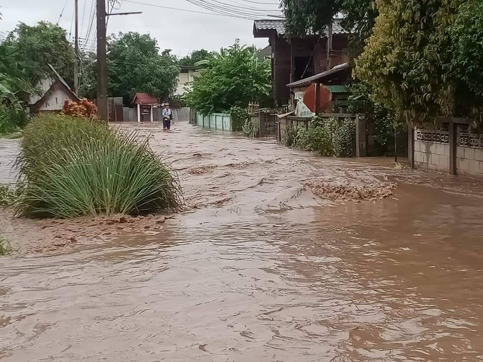 ลำปาง ฝนตกหนักน้ำป่าท่วมท่วม 2 หมู่บ้านใน อ.เถิน ลำปาง ฝนตกหนักน้ำป่าท่วมท่วม 2 หมู่บ้านใน อ.เถิน