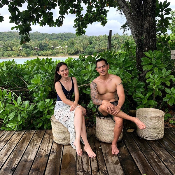 สงกรานต์ โพสต์รูปคู่หวาน - บอกรัก อวยพรวันเกิด แมท ภีรนีย์ สงกรานต์ โพสต์รูปคู่หวาน - บอกรัก อวยพรวันเกิด แมท ภีรนีย์