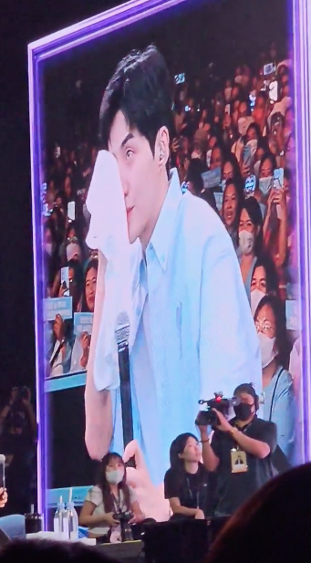 'หัวหน้าฮง' ฟีเวอร์อีกครั้ง!! ประมวลภาพสนุกซึ้ง ‘คิมซอนโฮ’ จัดแฟนมีตครั้งแรกในไทย 'หัวหน้าฮง' ฟีเวอร์อีกครั้ง!! ประมวลภาพสนุกซึ้ง ‘คิมซอนโฮ’ จัดแฟนมีตครั้งแรกในไทย