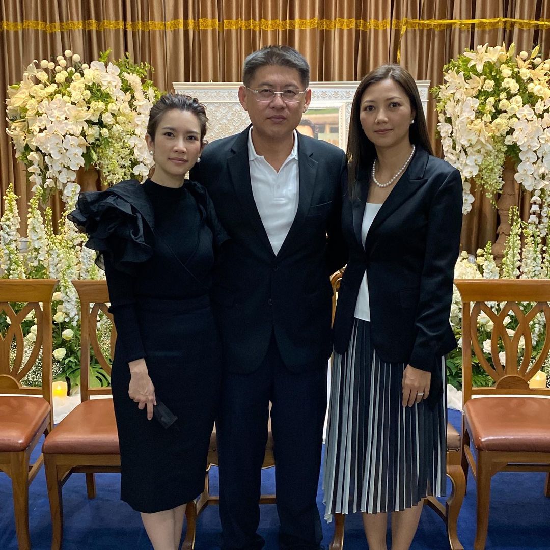 สรยุทธ ร่วมเป็นพิธีกร ในงานฌาปนกิจ คุณแม่ไบรท์ สรยุทธ ร่วมเป็นพิธีกร ในงานฌาปนกิจ คุณแม่ไบรท์