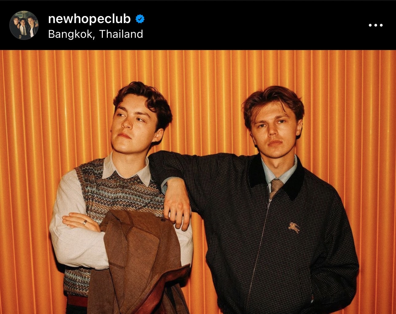 New Hope Club สามหนุ่มจากเกาะอังกฤษ แท็กทีมพระนาง ต่อ-แคร์ ร่วมแถลงข่าวเปิดตัวหนังสั้น Nice To Never Meet You New Hope Club สามหนุ่มจากเกาะอังกฤษ แท็กทีมพระนาง ต่อ-แคร์ ร่วมแถลงข่าวเปิดตัวหนังสั้น Nice To Never Meet You