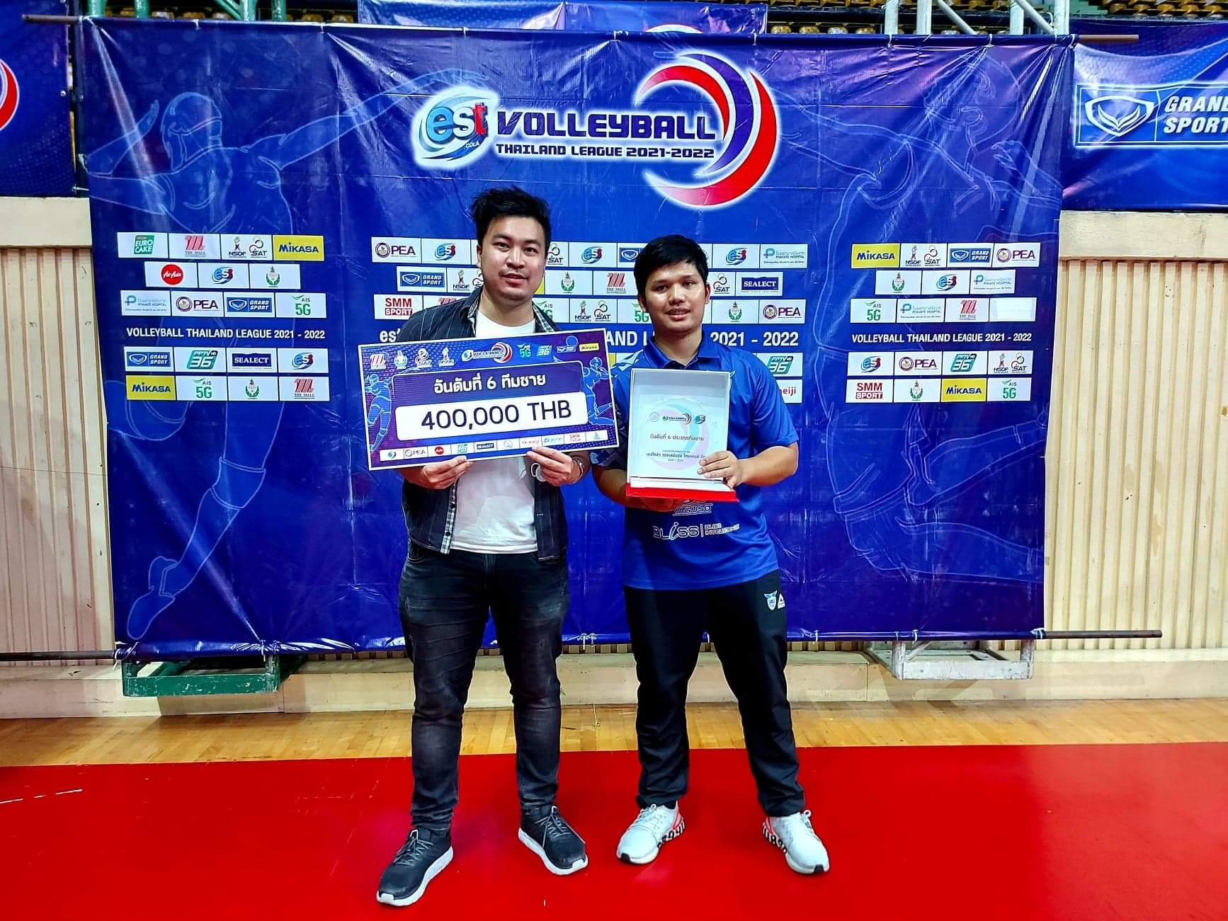 'โค้ชหนึ่ง ฤทธิ์ชัย' เข้าพิธีอุปสมบทแทนคุณบิดามารดาตั้งเป้าศึกษาพระธรรมให้ถ่องแท้ 'โค้ชหนึ่ง ฤทธิ์ชัย' เข้าพิธีอุปสมบทแทนคุณบิดามารดาตั้งเป้าศึกษาพระธรรมให้ถ่องแท้