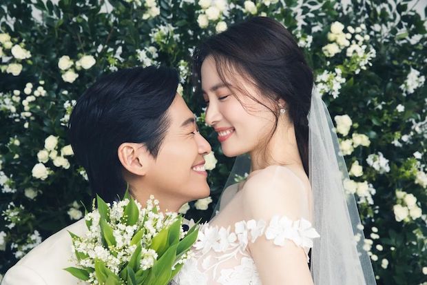 โรแมนติกไม่ไหว!! แห่แชร์คลิป ‘นัมกุงมิน’ ขอแฟนแต่งงาน ซึ้งไม่แพ้ในซีรีส์ โรแมนติกไม่ไหว!! แห่แชร์คลิป ‘นัมกุงมิน’ ขอแฟนแต่งงาน ซึ้งไม่แพ้ในซีรีส์