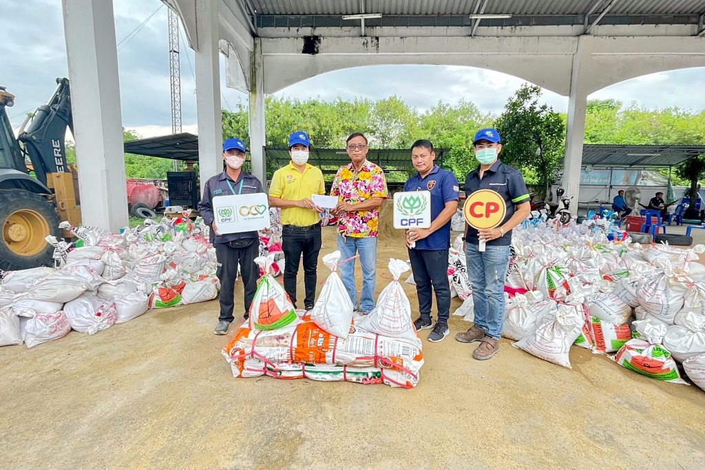 CPF ส่งอาหารจากใจ สู้ภัยน้ำท่วมต่อเนื่อง ให้แก่ชาวอุบลฯ-นครราชสีมา-สระบุรี 