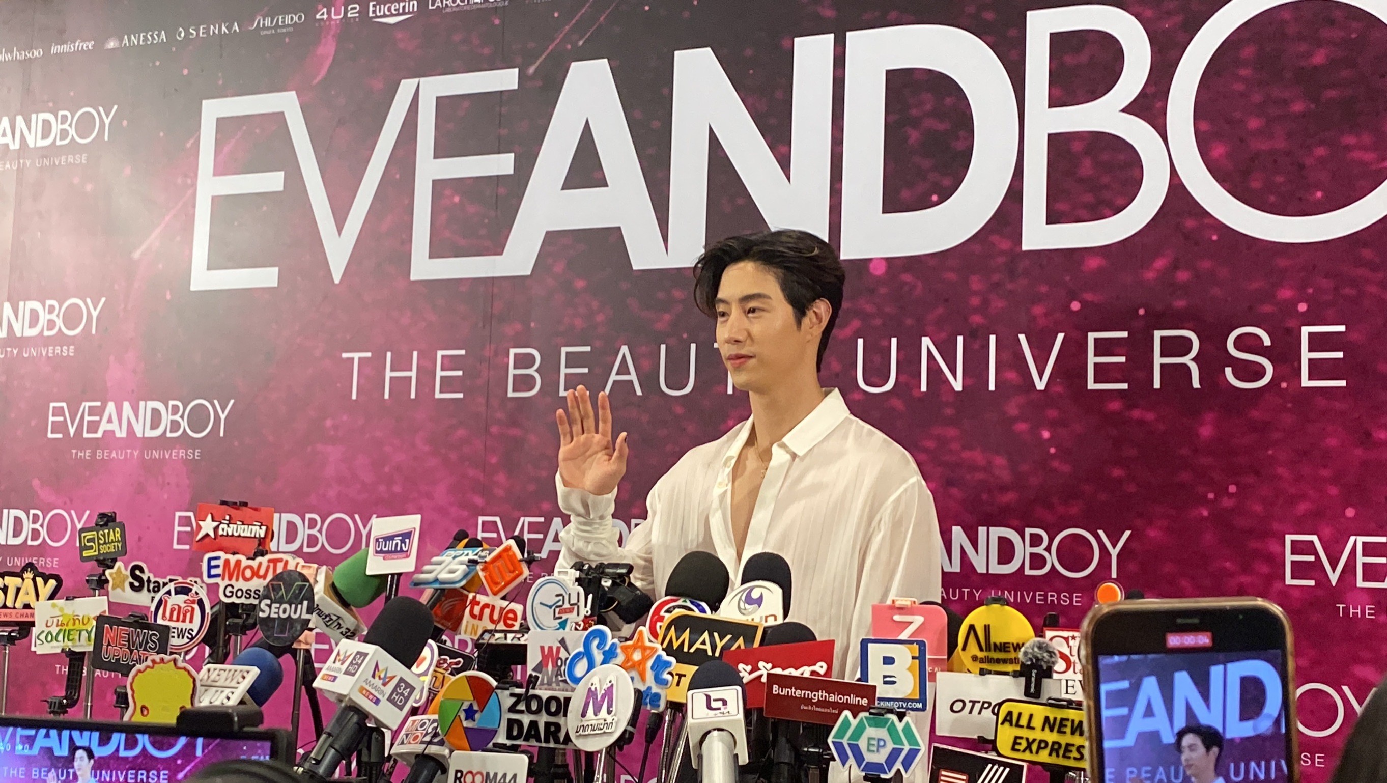 มาร์ค ต้วน ขอบคุณพลังสนับสนุนจากแฟนๆ ตลอดโชว์ 5 วันในไทย มาร์ค ต้วน ขอบคุณพลังสนับสนุนจากแฟนๆ ตลอดโชว์ 5 วันในไทย
