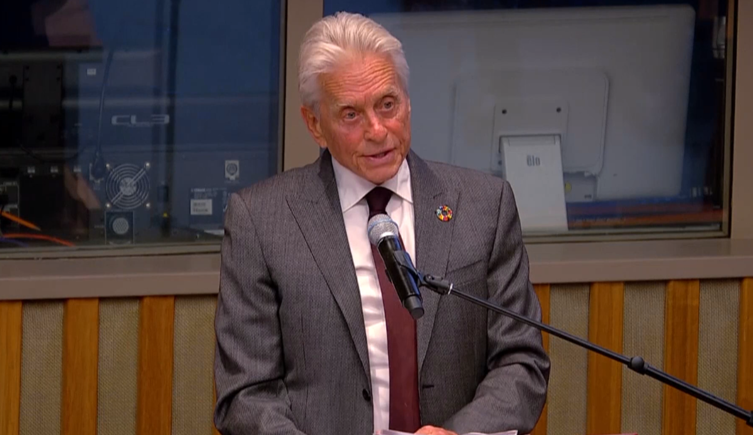 “Michael Douglas” ปฏิบัติหน้าที่ผู้ส่งสารแห่งสันติภาพตัวแทนแห่งสหประชาชาติ (มีคลิป)