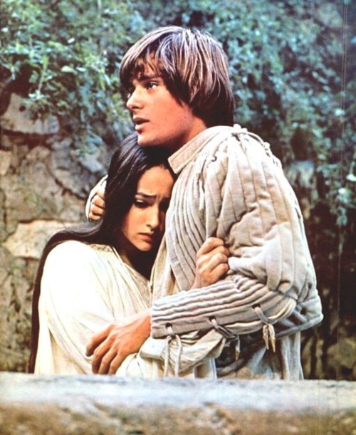 ล่อลวงผู้เยาว์เล่นเลิฟซีน!! พระนาง Romeo & Juliet (1968) ฟ้องเกือบ17,000ล้าน ล่อลวงผู้เยาว์เล่นเลิฟซีน!! พระนาง Romeo & Juliet (1968) ฟ้องเกือบ17,000ล้าน