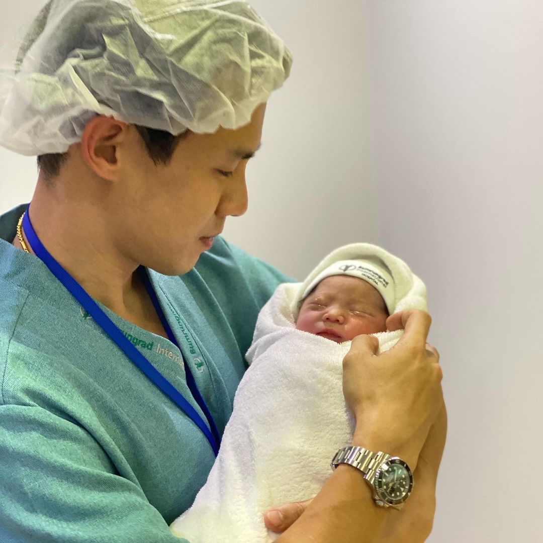 ณัฏฐ์ เทพหัสดิน สุดตื้นตัน นาน่า ธันยา คลอดลูกสาวคนแรกแล้ว ณัฏฐ์ เทพหัสดิน สุดตื้นตัน นาน่า ธันยา คลอดลูกสาวคนแรกแล้ว