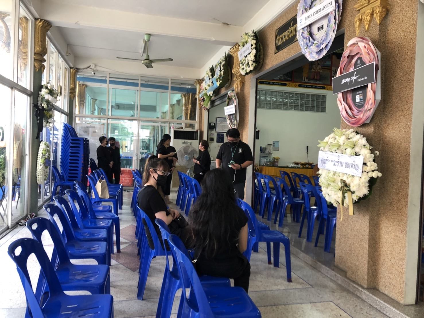วงการดนตรีร่วมสวดอภิธรรม โต้ง มณเฑียร ณ วัดลาดบัวขาว (ราชโยธา) วงการดนตรีร่วมสวดอภิธรรม โต้ง มณเฑียร ณ วัดลาดบัวขาว (ราชโยธา)