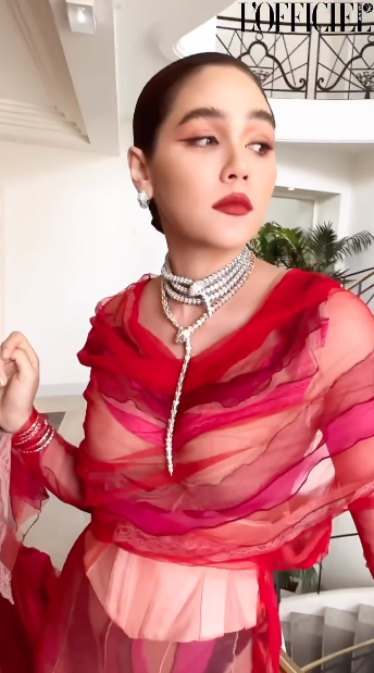 เปิดลุควันส่งท้าย!! ‘ชมพู่ อารยา’ บนพรมแดงคานส์ แซ่บแรงทั้งราคาและอิมเมจ เปิดลุควันส่งท้าย!! ‘ชมพู่ อารยา’ บนพรมแดงคานส์ แซ่บแรงทั้งราคาและอิมเมจ