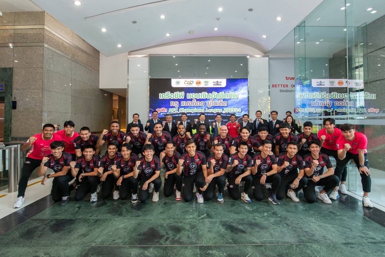 ศุภชัย เจียรวนนท์ ซีอีโอ CP ผนึก CPF อัดฉีดเงิน 2 ล้านให้ทัพแข้งเทพ ทรู แบงค็อก ยูไนเต็ด หลังสร้างผลงานประวัติศาสตร์หน้าใหม่ ในการแข่งขันฟุตบอลถ้วยใหญ่สุดของเอเชีย AFC Champions League 2023/2024