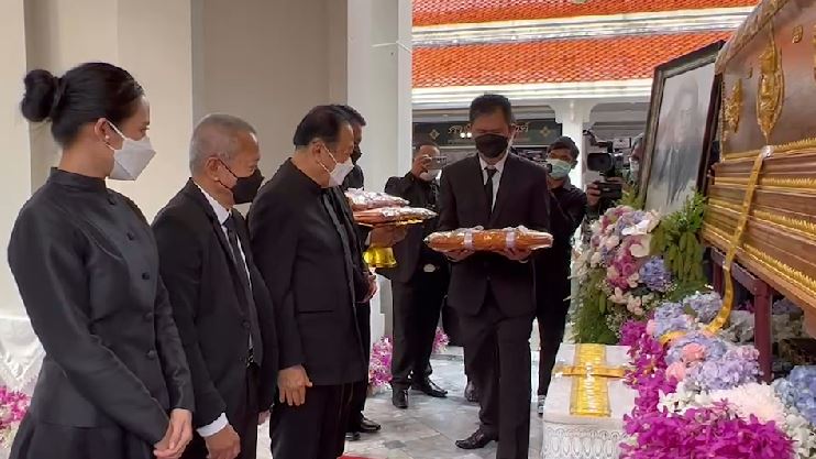 ครอบครัว บรรลือฤทธิ์ ร่วมส่ง คุณแม่ปรางทิพย์ ครั้งสุดท้าย