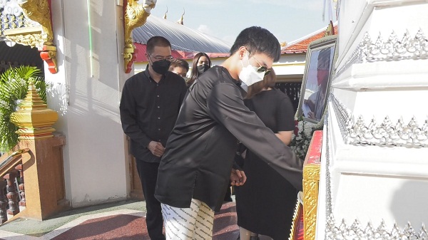 ประมวลภาพบรรยากาศ พิธีฌาปนกิจ บีม ปภังกร  (มีคลิป) 