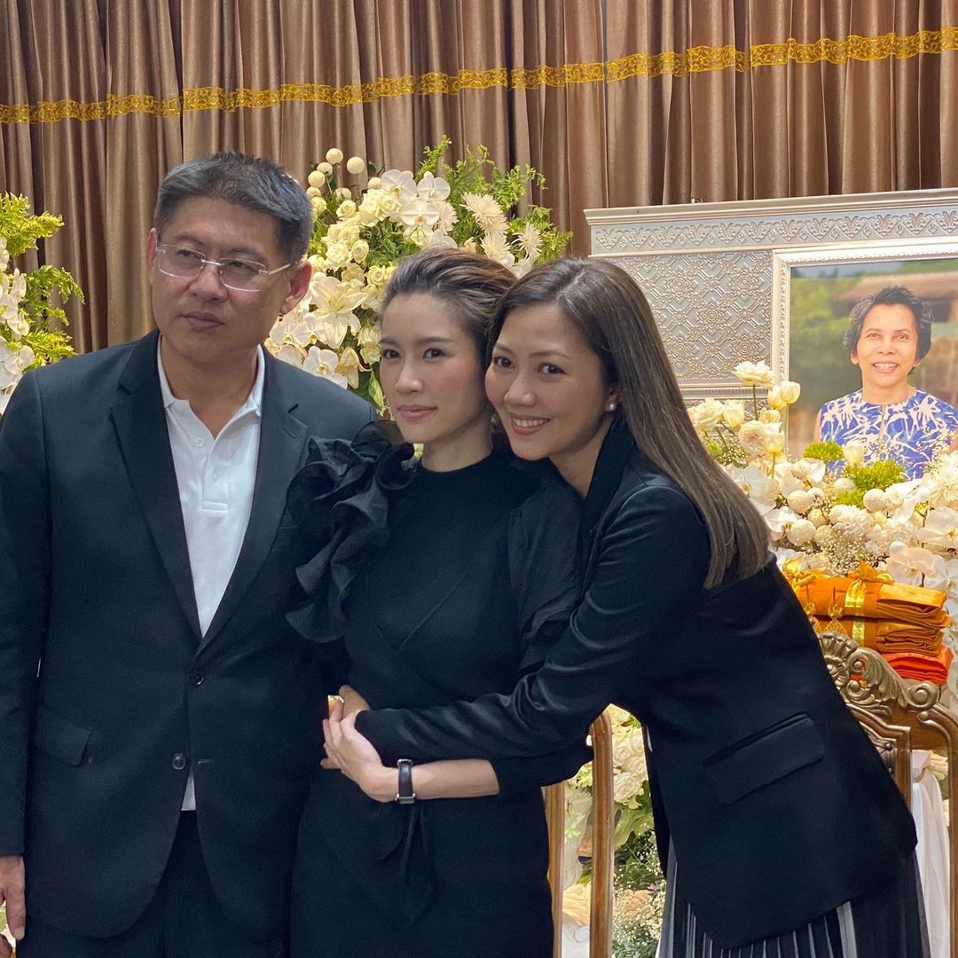 สรยุทธ ร่วมเป็นพิธีกร ในงานฌาปนกิจ คุณแม่ไบรท์ สรยุทธ ร่วมเป็นพิธีกร ในงานฌาปนกิจ คุณแม่ไบรท์