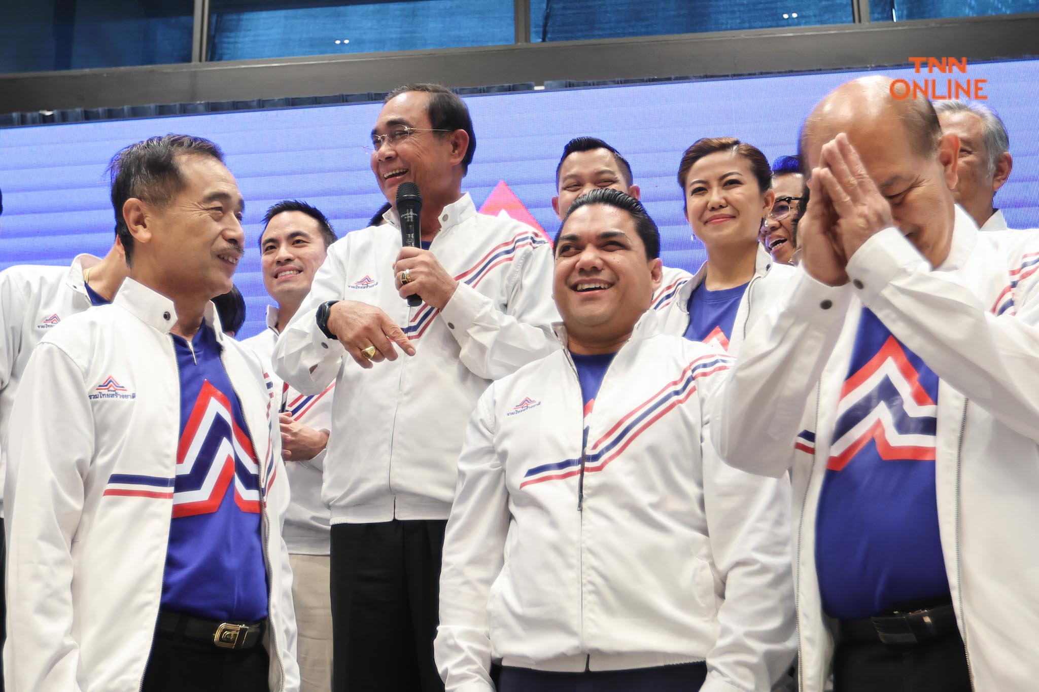 เลือกตั้ง 2566 นายก เข้าพรรค รทสช. ครั้งแรก สวมเสื้อรับอดีต ส.ส. เข้าพรรคระดับเกรดเอ