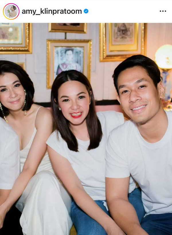 เอมี่ กลิ่นประทุม - กีต้าร์ ศิริพิชญ์ เล่าย้อนความทรงจำถึงเพื่อนรัก อ๋อม อรรคพันธ์ เอมี่ กลิ่นประทุม - กีต้าร์ ศิริพิชญ์ เล่าย้อนความทรงจำถึงเพื่อนรัก อ๋อม อรรคพันธ์
