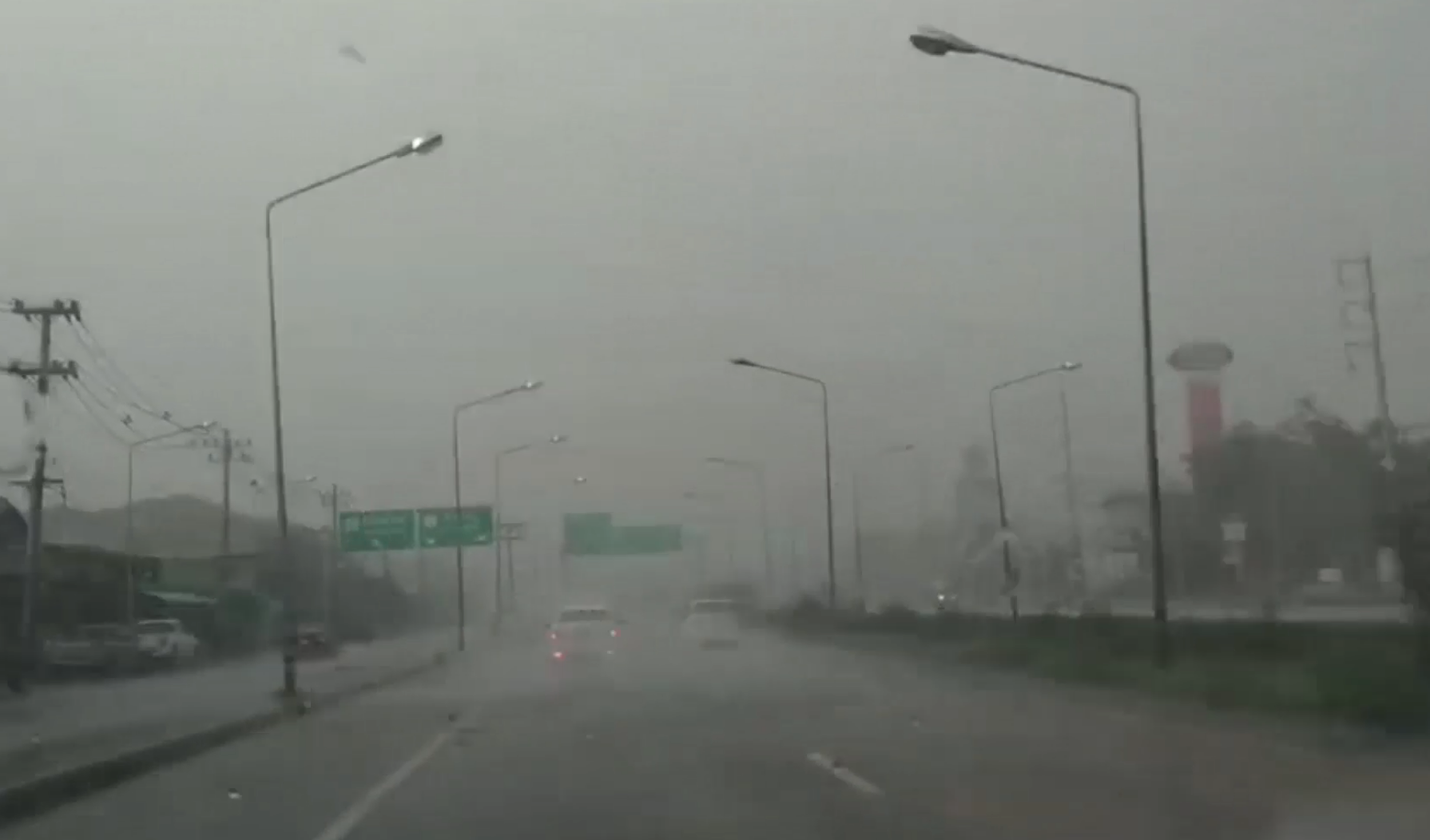 สภาพอากาศแปรปรวน ลำปางวันเดียว 3 ฤดู “หนาว-ร้อน-ฝนกระหน่ำ” สภาพอากาศแปรปรวน ลำปางวันเดียว 3 ฤดู “หนาว-ร้อน-ฝนกระหน่ำ”