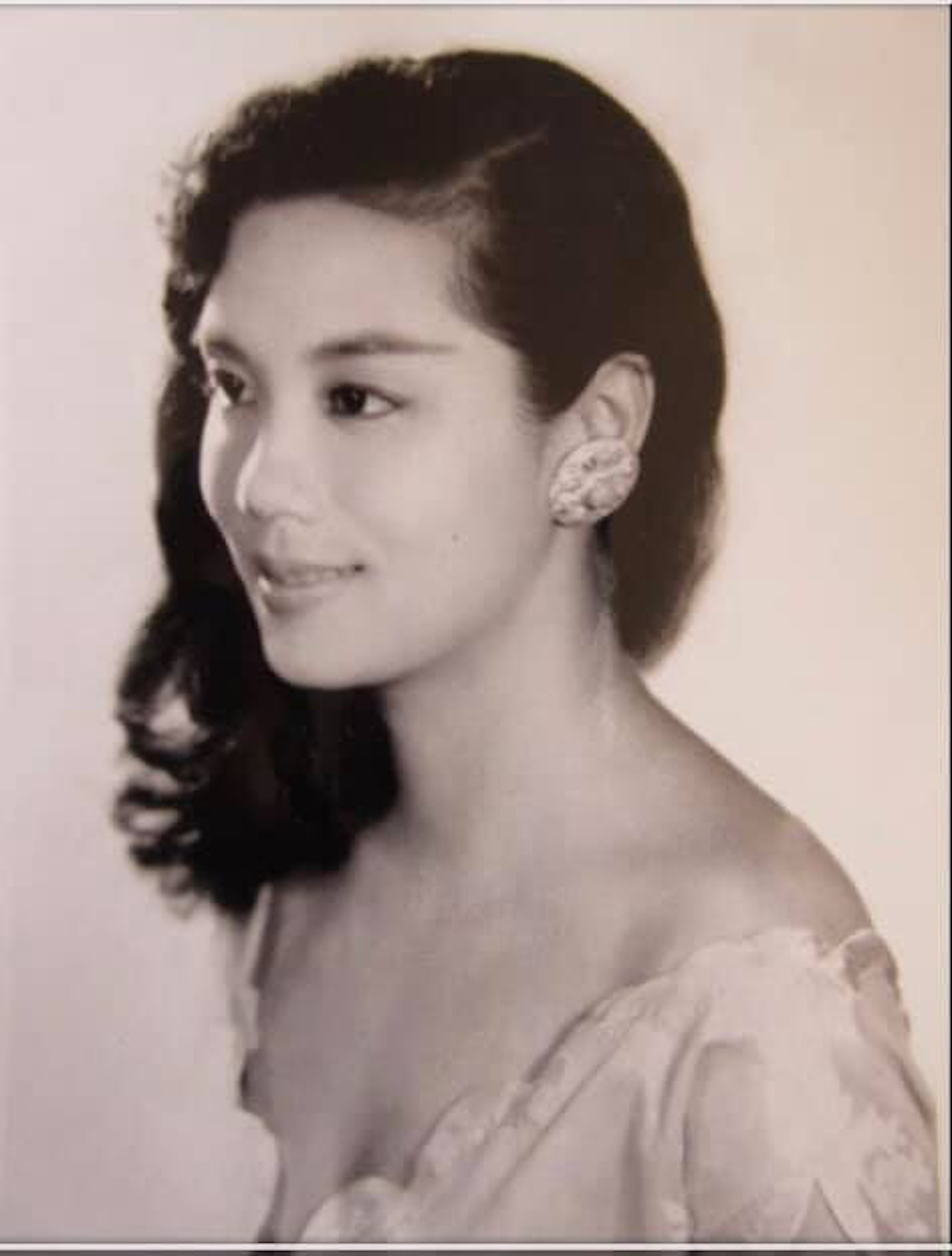 สุดอาลัย!! พัฒศรี 'แพซซี่' วงศ์สงวน อดีตนางเอกฮ่องกง เสียชีวิต วัย 88 ปี สุดอาลัย!! พัฒศรี 'แพซซี่' วงศ์สงวน อดีตนางเอกฮ่องกง เสียชีวิต วัย 88 ปี