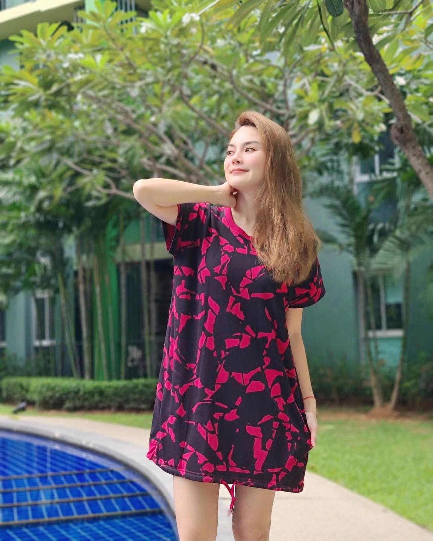 หลิว อาจารียา แจงดราม่าอุ้มสุนัขใส่บาตร ผิดหรือไม่?!