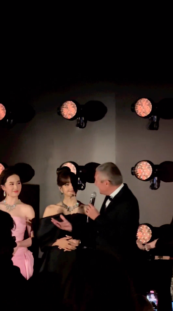 'ลิซ่า' ประชันตัวแม่!! 'เซนดาย่า - แอน แฮธาเวย์ - ปริยังกา โจปรา' ที่อีเวนต์หรูในเวนิส