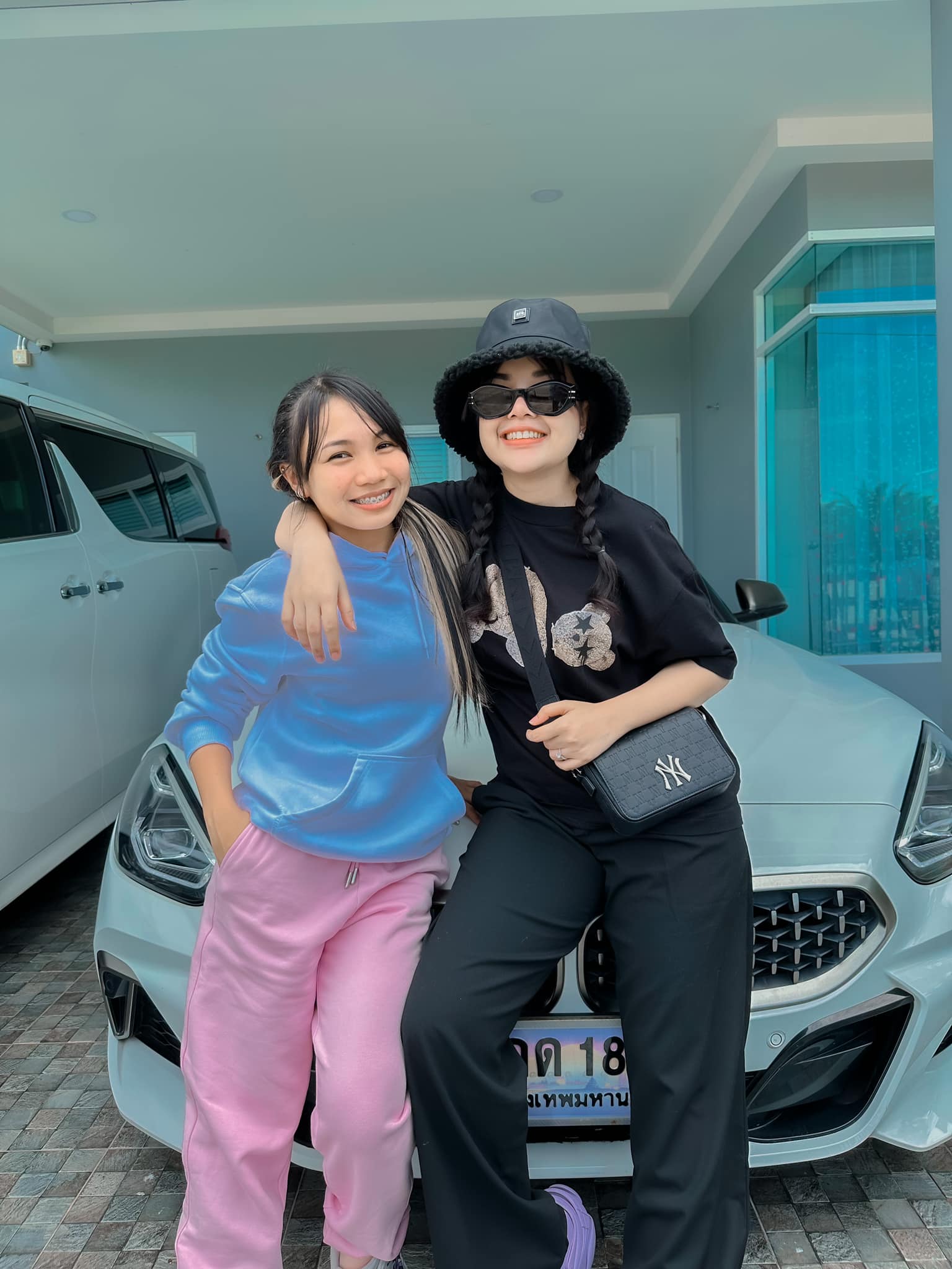 เจนนี่ รัชนก ควักกระเป๋าซื้อรถป้ายแดงเป็นของขวัญให้ ลิลลี่ น้องสาว เจนนี่ รัชนก ควักกระเป๋าซื้อรถป้ายแดงเป็นของขวัญให้ ลิลลี่ น้องสาว