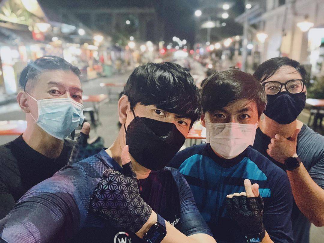 นักร้องดังสิงคโปร์ เจเจหลิน อยู่ๆก็ถูกชาวเน็ตจีนต่อว่าๆเป็นคนนำโควิด-19 เข้ามาแพร่ระบาดในมณฑล ฝูเจี้ยน นักร้องดังสิงคโปร์ เจเจหลิน อยู่ๆก็ถูกชาวเน็ตจีนต่อว่าๆเป็นคนนำโควิด-19 เข้ามาแพร่ระบาดในมณฑล ฝูเจี้ยน